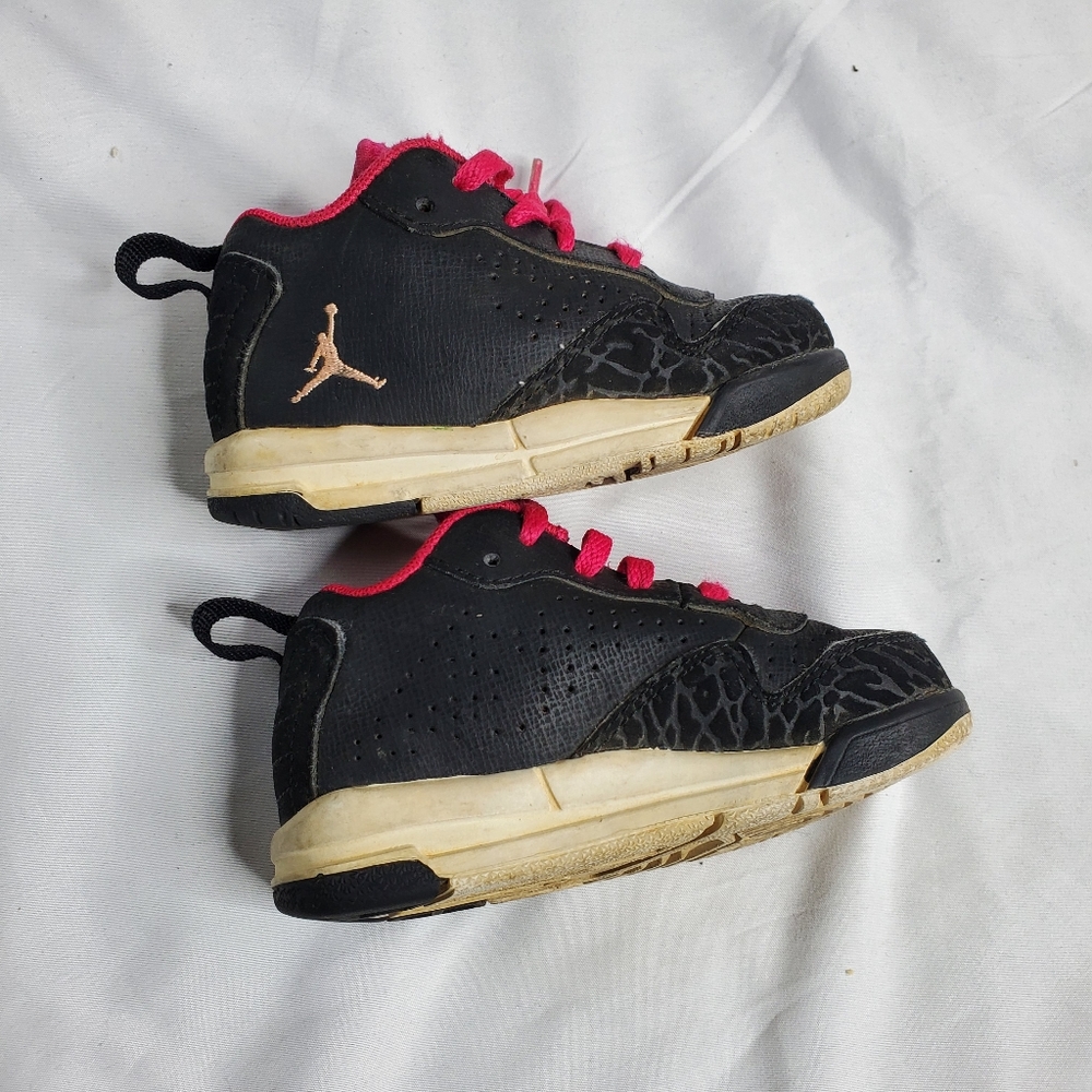 Jordan pink size 6c sneaker shoe